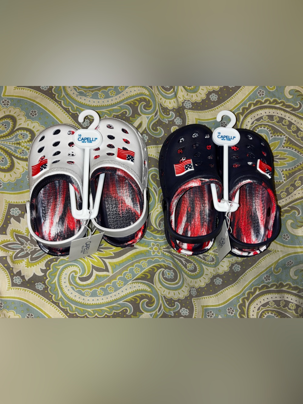 Capelli of New York Kids' Patriotic Clogs in White and Navy